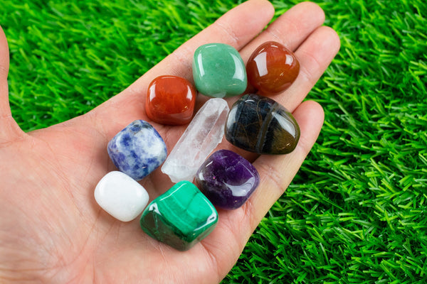 9 Piece Chakra Stones Set Mix Med Tumbled Stones Kit Sodalite Quartz Malachite Amethyst Tiger's Eye Carnelian Green Aventurine Red Jasper