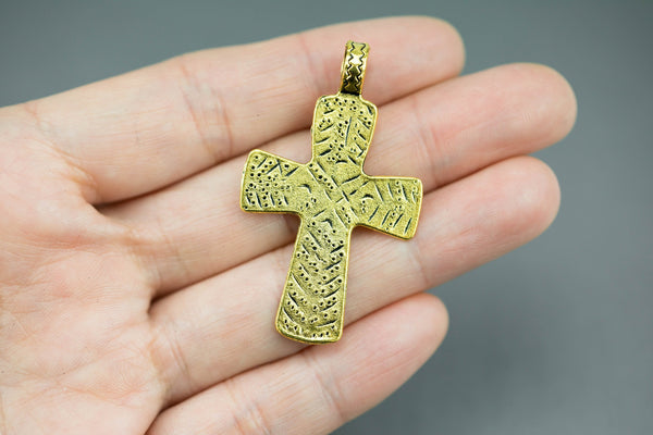 5 Cross Pewter Charms 39x29mm 643-0774